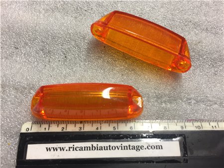 2 indicadores laterais de plástico FORD TAUNUS 1966-69 - PV P1773/L