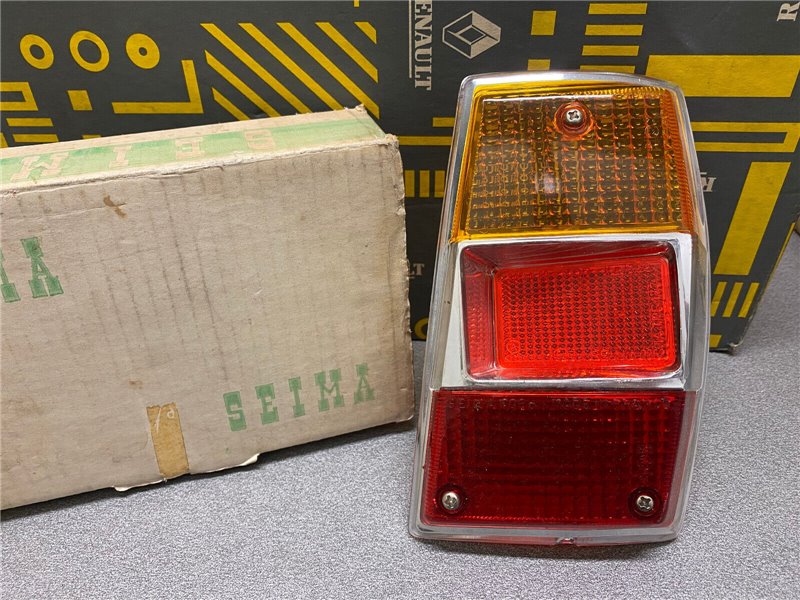Plastica Fanale Posteriore Destro Renault 6 - Originale Seima Plastica Fanale Posteriore Destro Renault 6 - Originale Seima