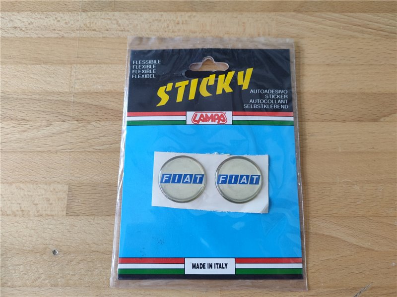 Kit 2x Adesivo 3D Rilievo Logo Coprimozzo VOLKSWAGEN 30mm Coppa Ruota Epoca Kit 2x Adesivo 3D Rilievo Logo Coprimozzo VOLKSWAGEN 30mm Coppa Ruota Epoca