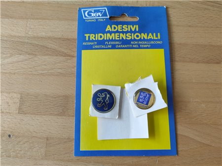 Kit 2x Adesivo 3D Rilievo Logo Coprimozzo FIAT 30mm Coppa Ruota Epoca