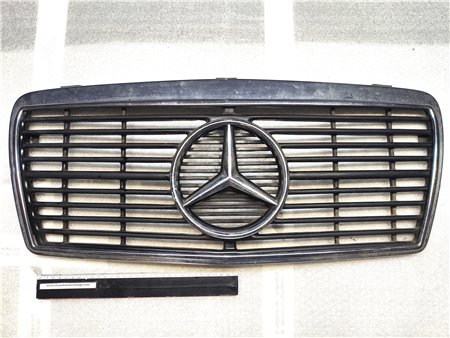 Front grille grille mask MERCEDES 190E W201 with central logo - used in excellent condition