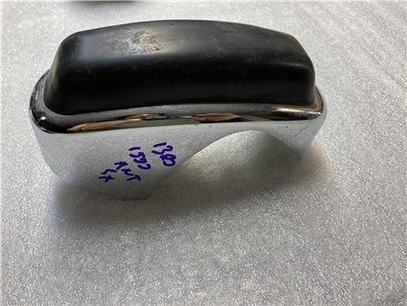 Borchia Rostro Sinistro Paraurti Anteriore FIAT 1500 C con gomma