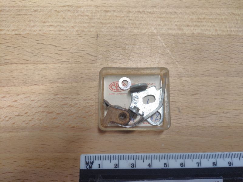 Coppia Puntine Contatti Lambretta 125 150 Taurus 48 Itom 48 - CEV 4495 4484 Coppia Puntine Contatti Lambretta 125 150 Taurus 48 Itom 48 - CEV 4495 4484