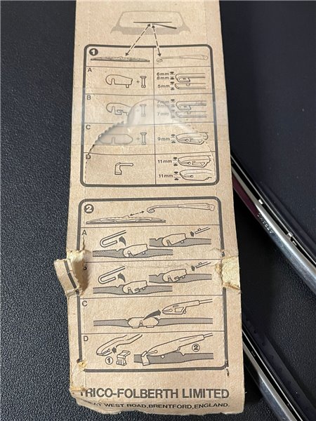 JAGUAR - PAIR OF windscreen wiper blades