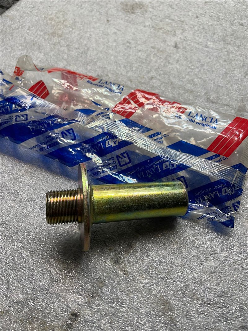 Distanziale Paraurti Anteriore FIAT CROMA - 82430026 