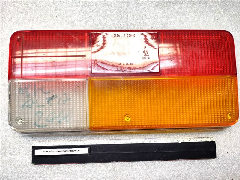 ALFA ROMEO ALFETTA 2000 Plastica Fanale Posteriore Destra - Olsa ALFA ROMEO ALFETTA 2000 Plastica Fanale Posteriore Destra - Olsa