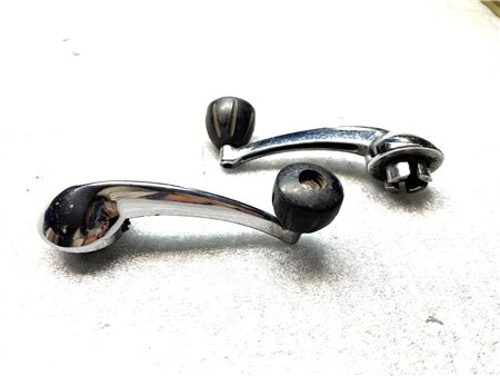 Par de maçanetas reguladoras de janela Alfa Romeo Giulietta Sprint Spider - usadas