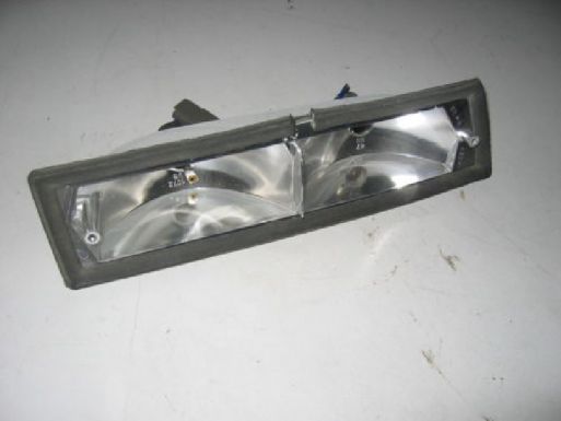 PEUGEOT 504 - SEDE FARO ANTERIORE SINISTRO PEUGEOT 504 - SEDE FARO ANTERIORE SINISTRO